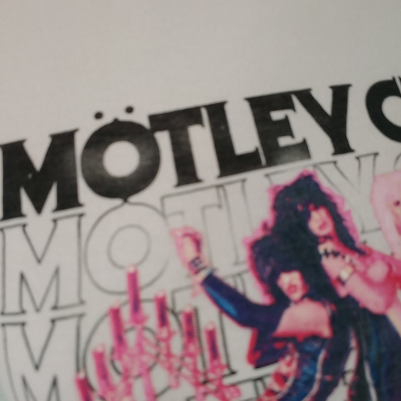 Mötley Crüe Women's Short Sleeve Pink Tee - Picture 11 of 14